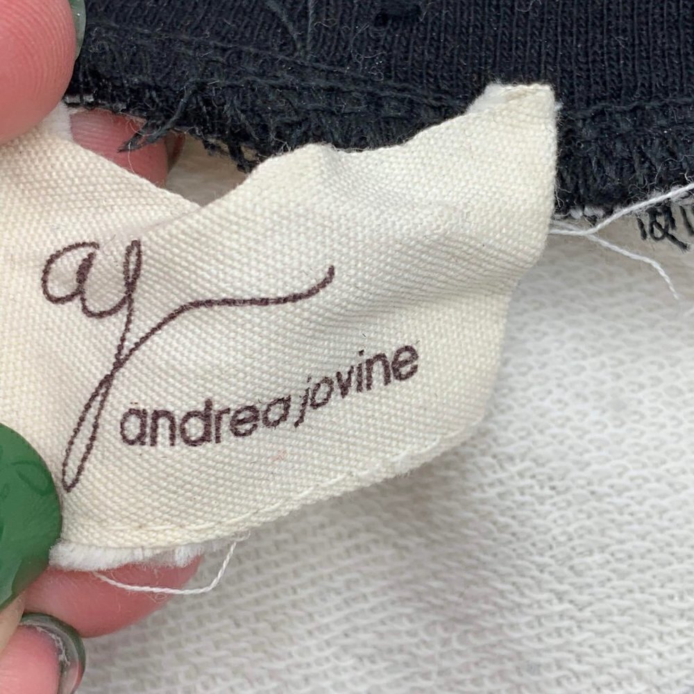🎉Andrea Jovine White w/ Black Feathers Sweater - Picture 4 of 5